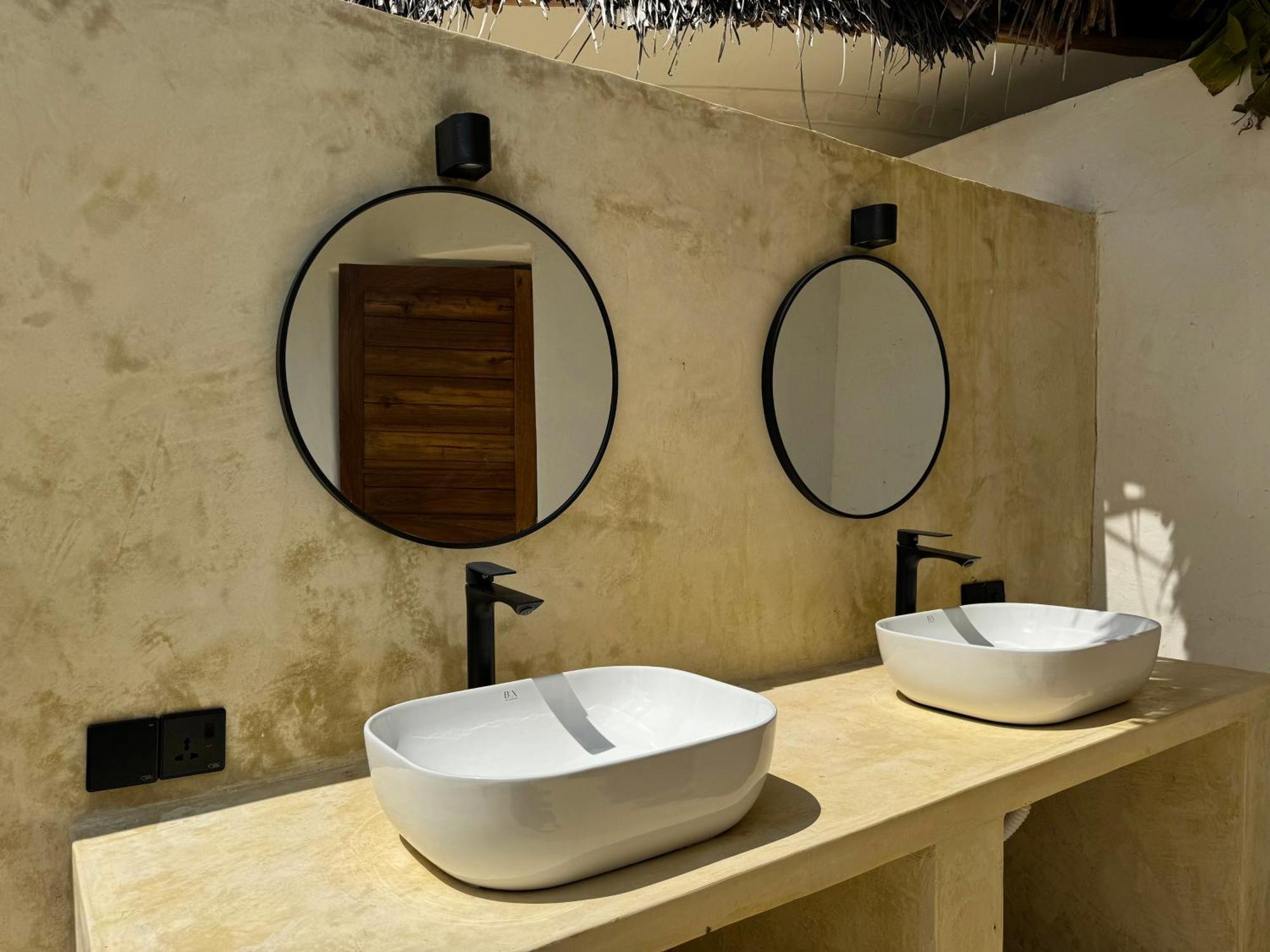Garden Eden Lodge Джамбиани Экстерьер фото