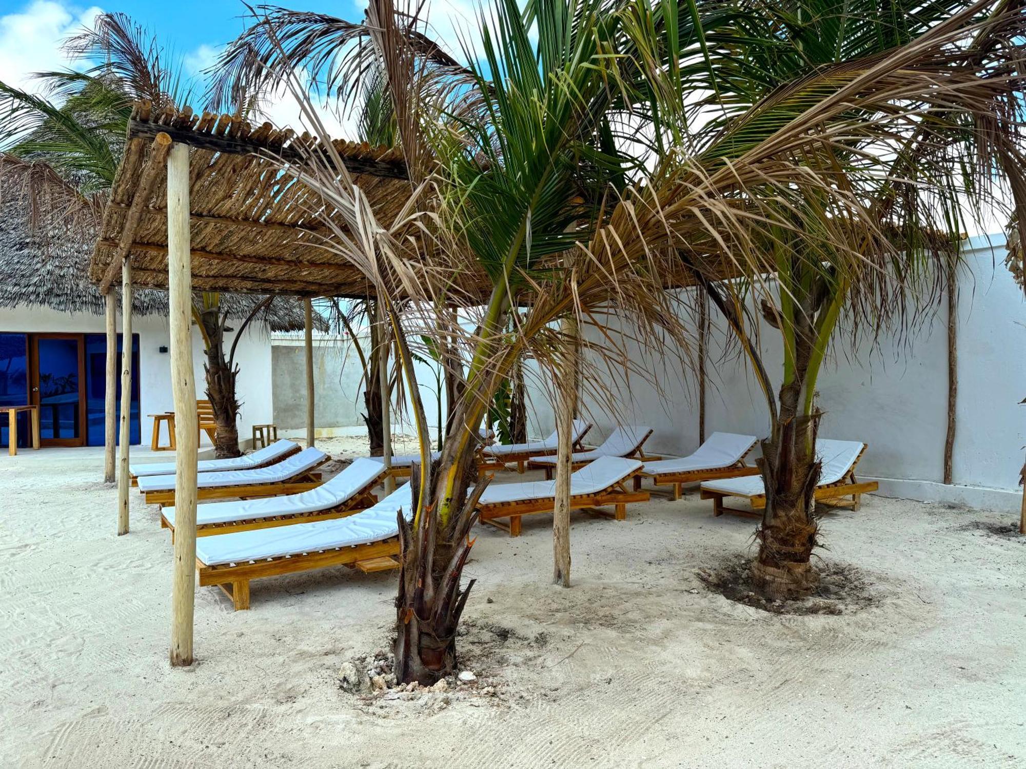 Garden Eden Lodge Джамбиани Экстерьер фото